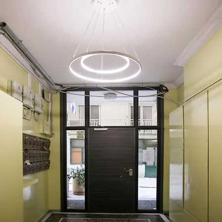 White Cozy Appartement Thessalonique