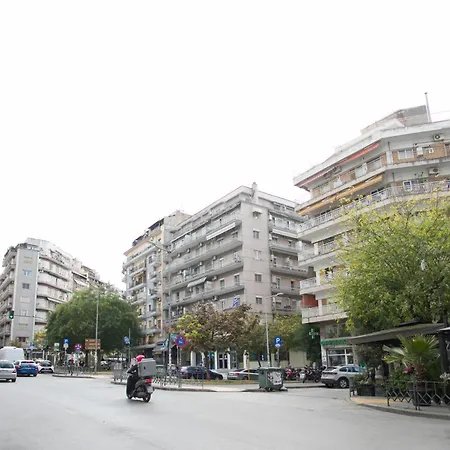 White Cozy Appartement Thessalonique