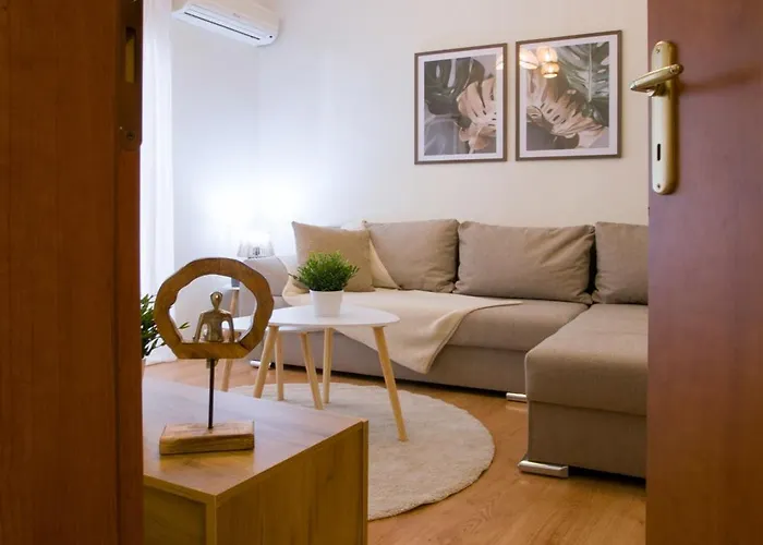 White Cozy Appartement