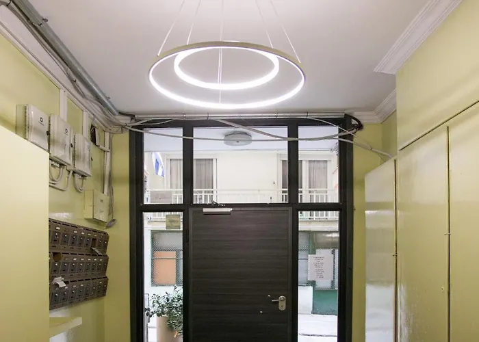 White Cozy Appartement Thessalonique